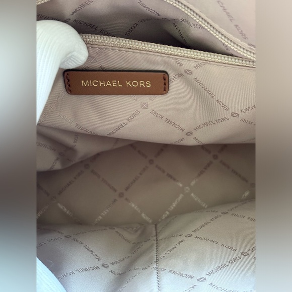 Michael Kors Cindy Vanilla Dome Satchel Purse Floral Print Blue Yellow Leather - Picture 10 of 17